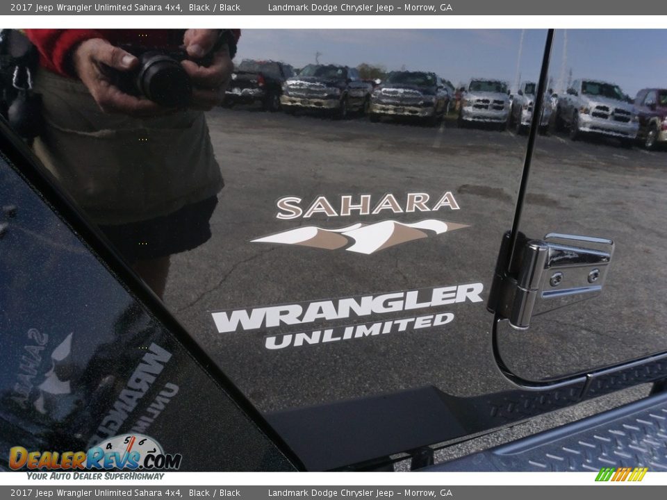 2017 Jeep Wrangler Unlimited Sahara 4x4 Black / Black Photo #7
