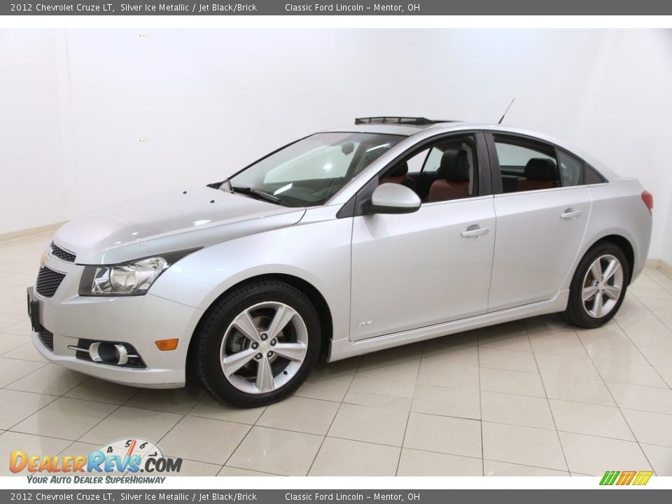 Front 3/4 View of 2012 Chevrolet Cruze LT Photo #3