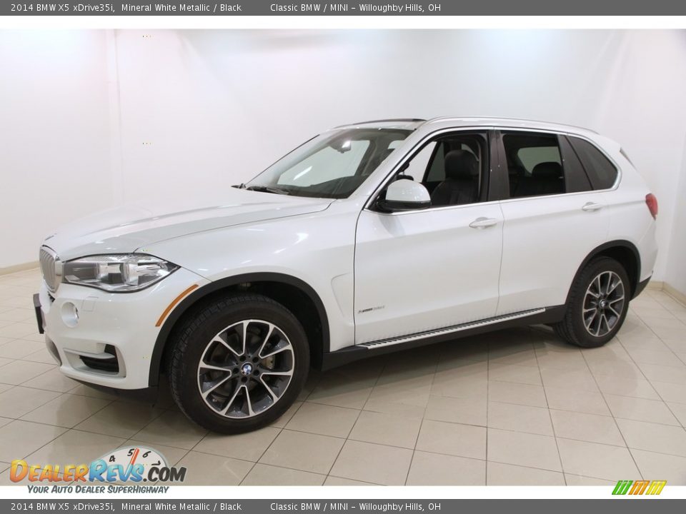 Front 3/4 View of 2014 BMW X5 xDrive35i Photo #3