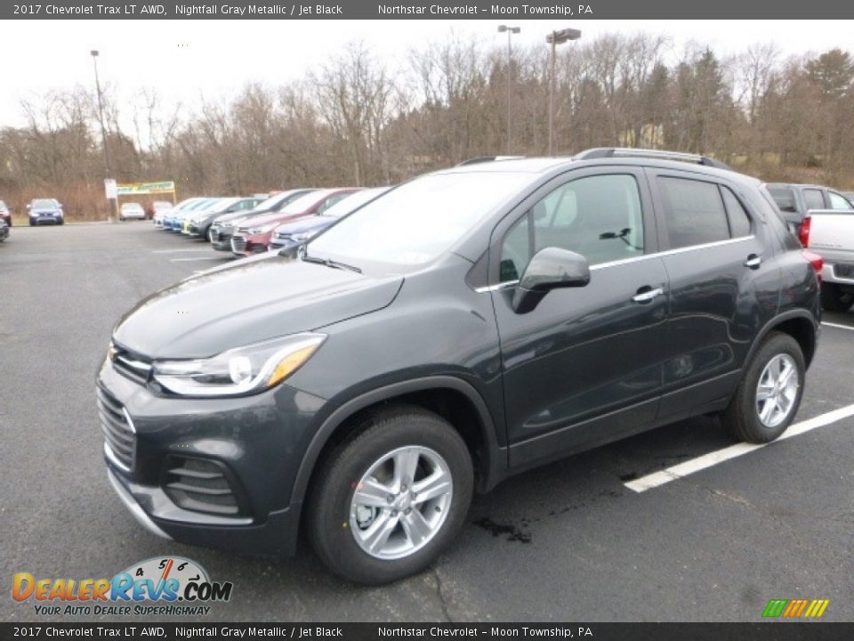 Front 3/4 View of 2017 Chevrolet Trax LT AWD Photo #1