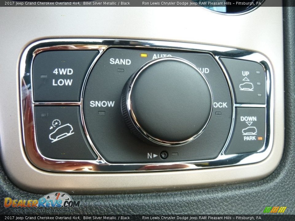 2017 Jeep Grand Cherokee Overland 4x4 Billet Silver Metallic / Black Photo #17