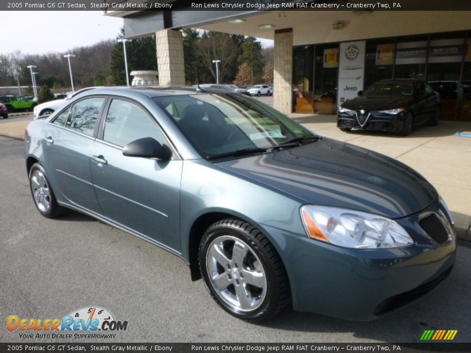 Front 3/4 View of 2005 Pontiac G6 GT Sedan Photo #3