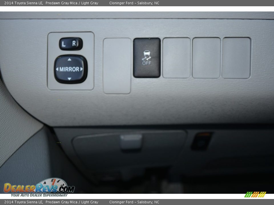 2014 Toyota Sienna LE Predawn Gray Mica / Light Gray Photo #22