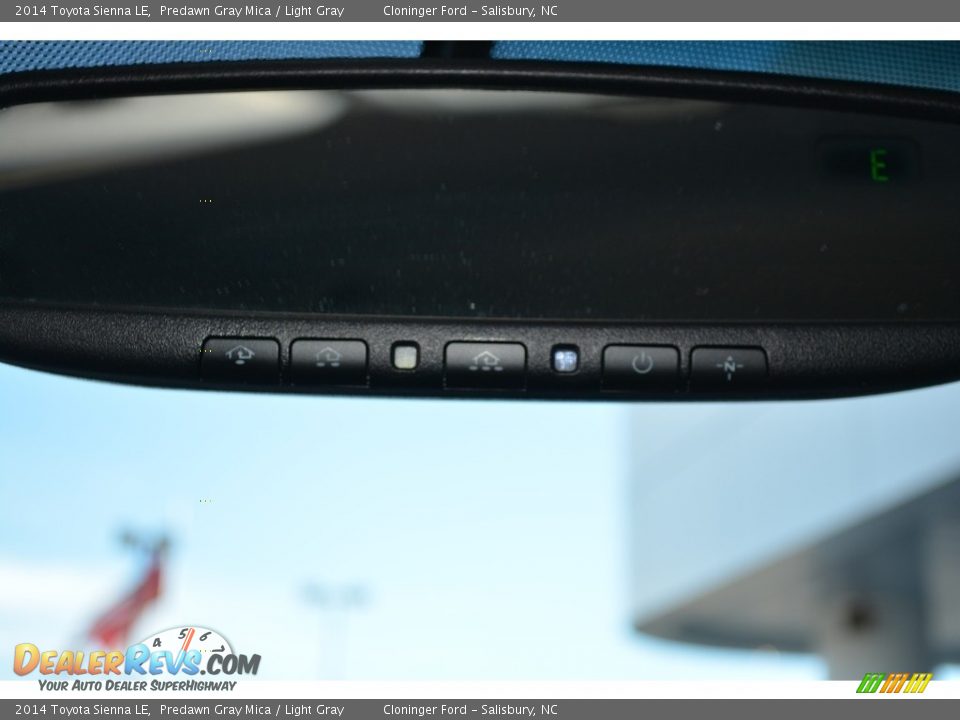 2014 Toyota Sienna LE Predawn Gray Mica / Light Gray Photo #23