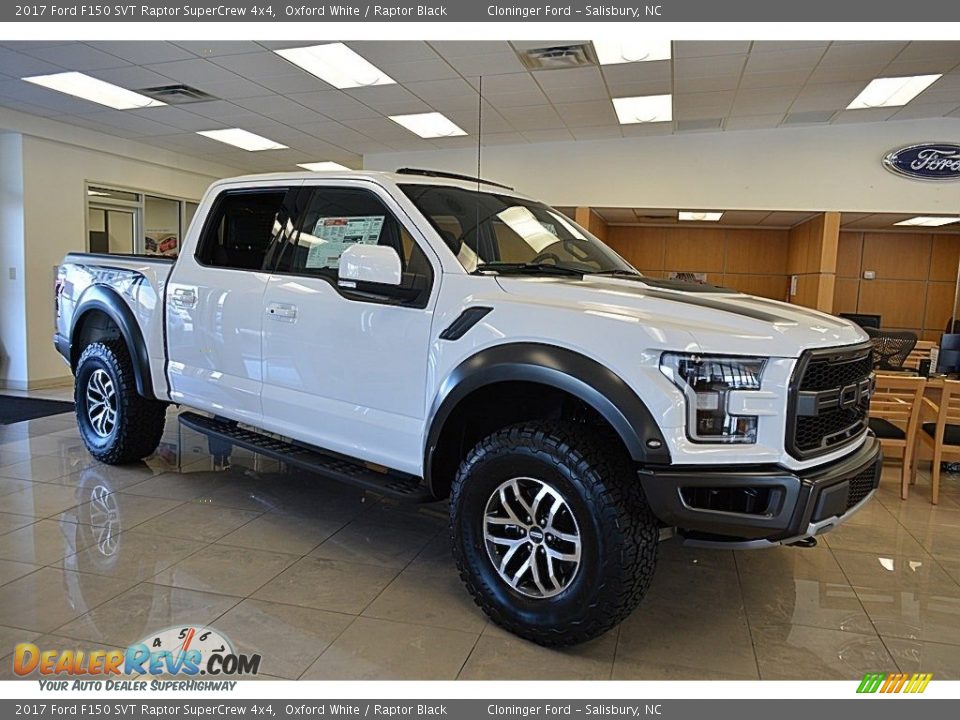 Front 3/4 View of 2017 Ford F150 SVT Raptor SuperCrew 4x4 Photo #1