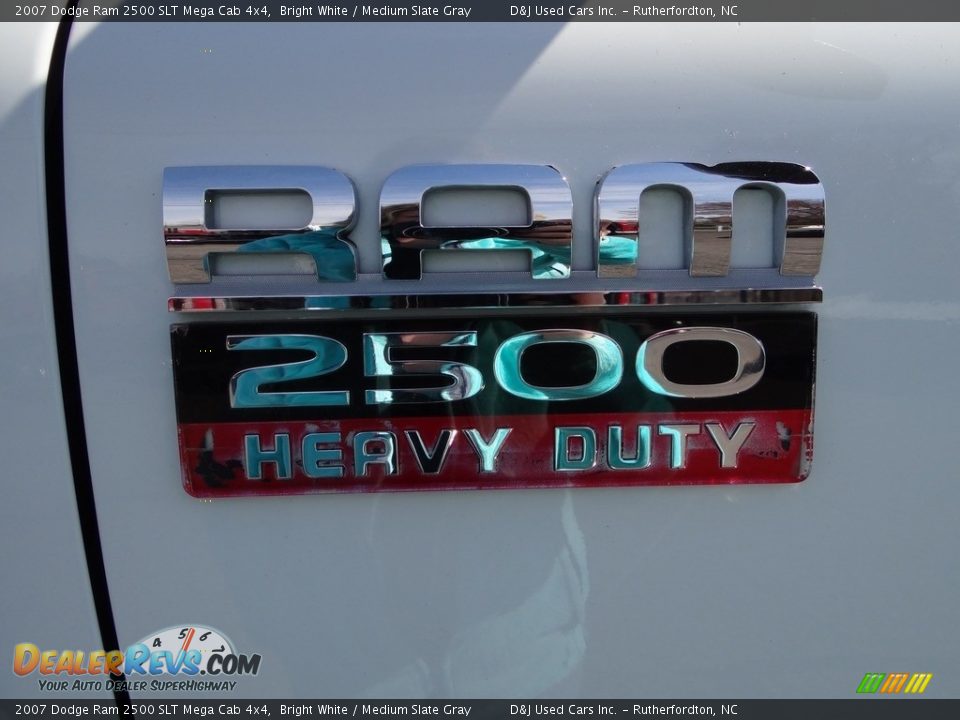 2007 Dodge Ram 2500 SLT Mega Cab 4x4 Bright White / Medium Slate Gray Photo #18