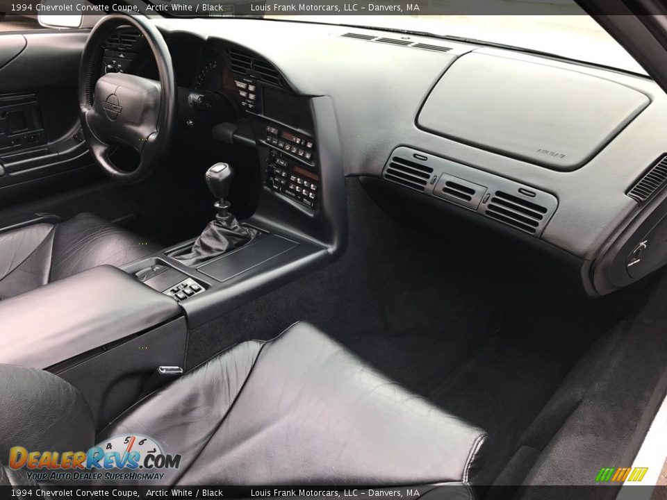 1994 Chevrolet Corvette Coupe Arctic White / Black Photo #11