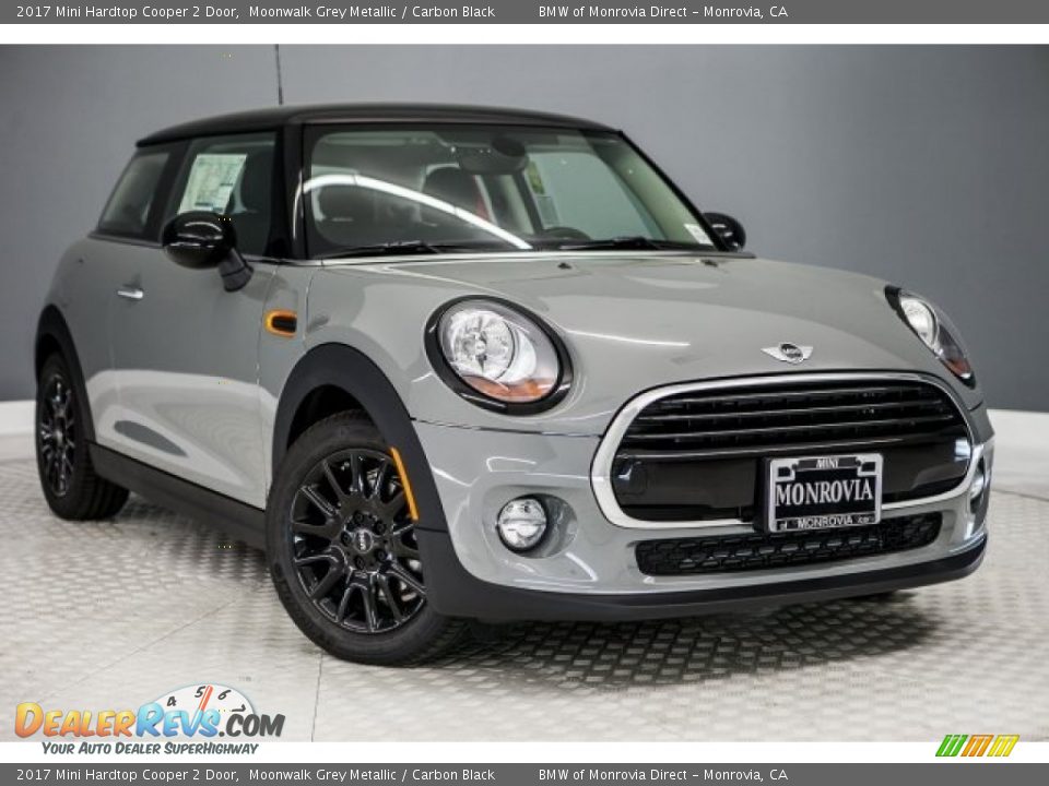 Front 3/4 View of 2017 Mini Hardtop Cooper 2 Door Photo #12