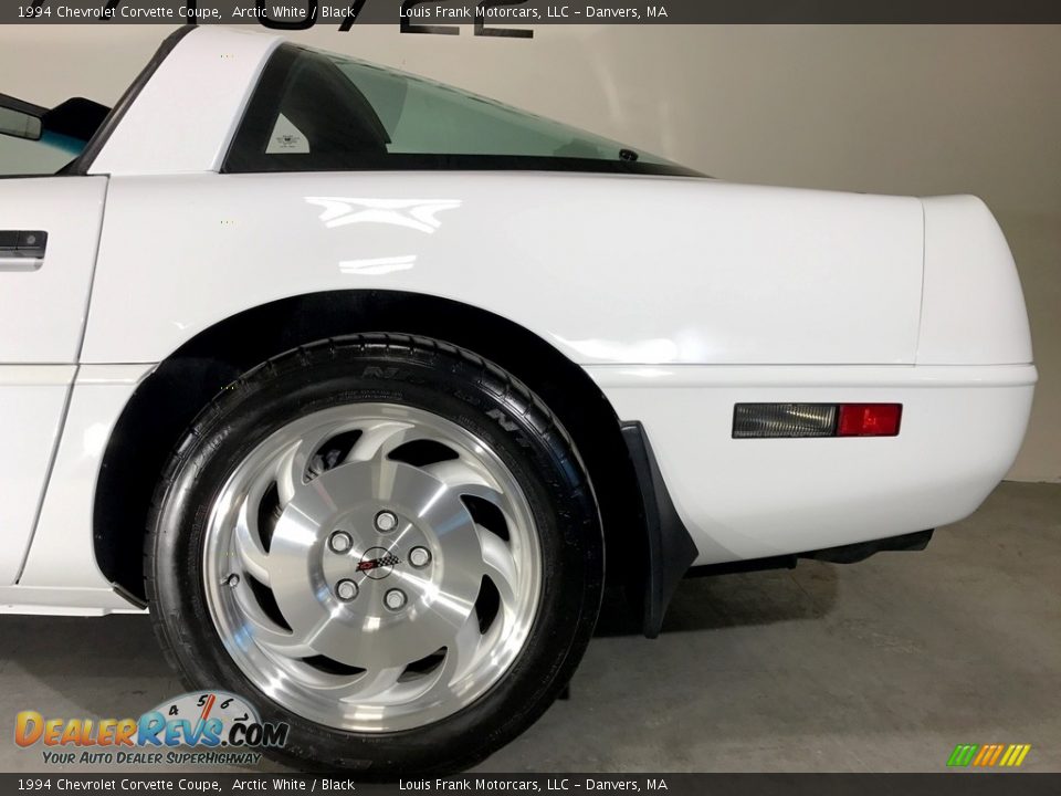 1994 Chevrolet Corvette Coupe Arctic White / Black Photo #34