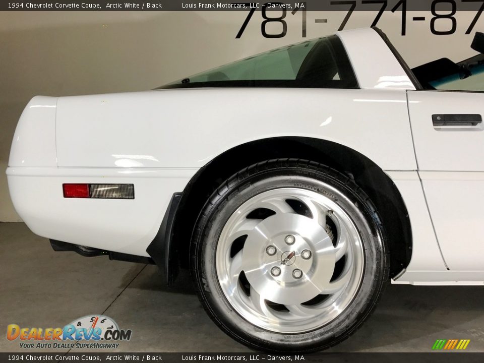 1994 Chevrolet Corvette Coupe Arctic White / Black Photo #35