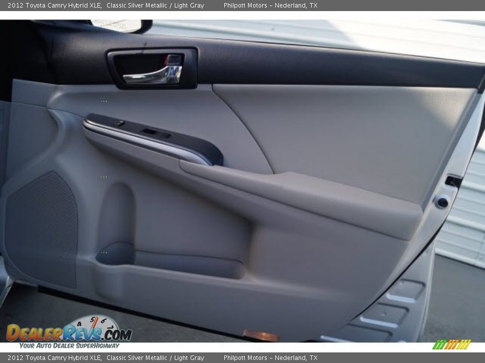2012 Toyota Camry Hybrid XLE Classic Silver Metallic / Light Gray Photo #10