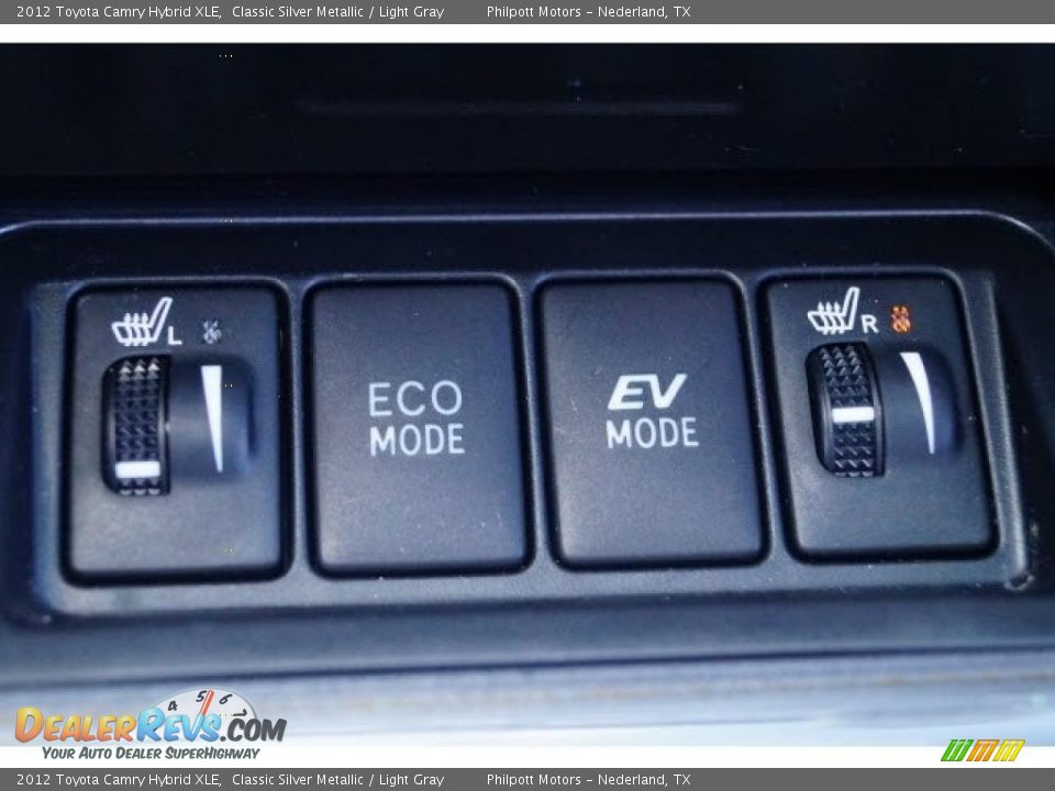 2012 Toyota Camry Hybrid XLE Classic Silver Metallic / Light Gray Photo #26