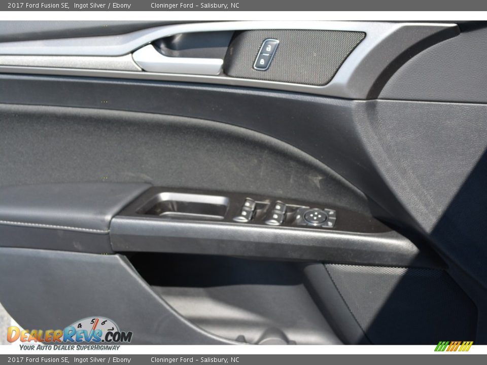 2017 Ford Fusion SE Ingot Silver / Ebony Photo #5