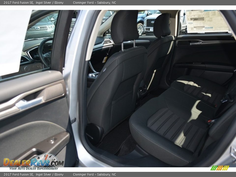 2017 Ford Fusion SE Ingot Silver / Ebony Photo #8