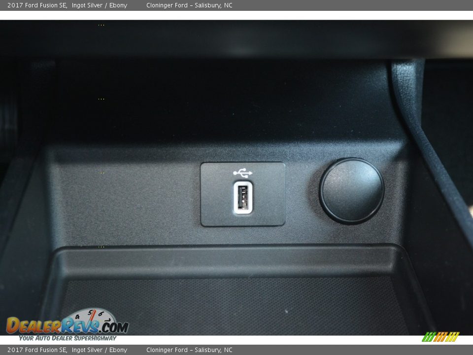 2017 Ford Fusion SE Ingot Silver / Ebony Photo #14
