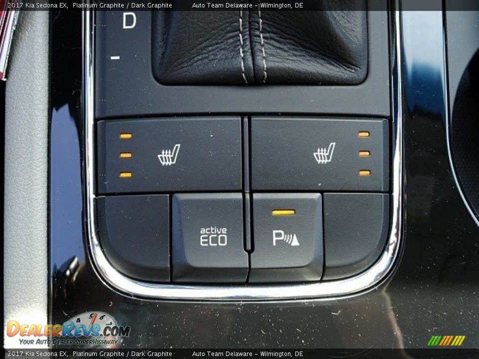 Controls of 2017 Kia Sedona EX Photo #17