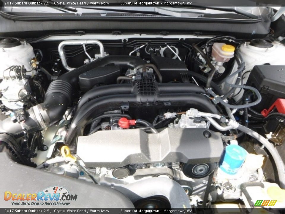 2017 Subaru Outback 2.5i Crystal White Pearl / Warm Ivory Photo #18