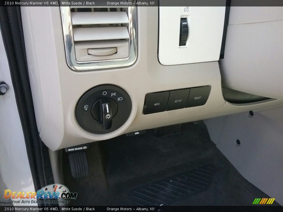 2010 Mercury Mariner V6 4WD White Suede / Black Photo #18