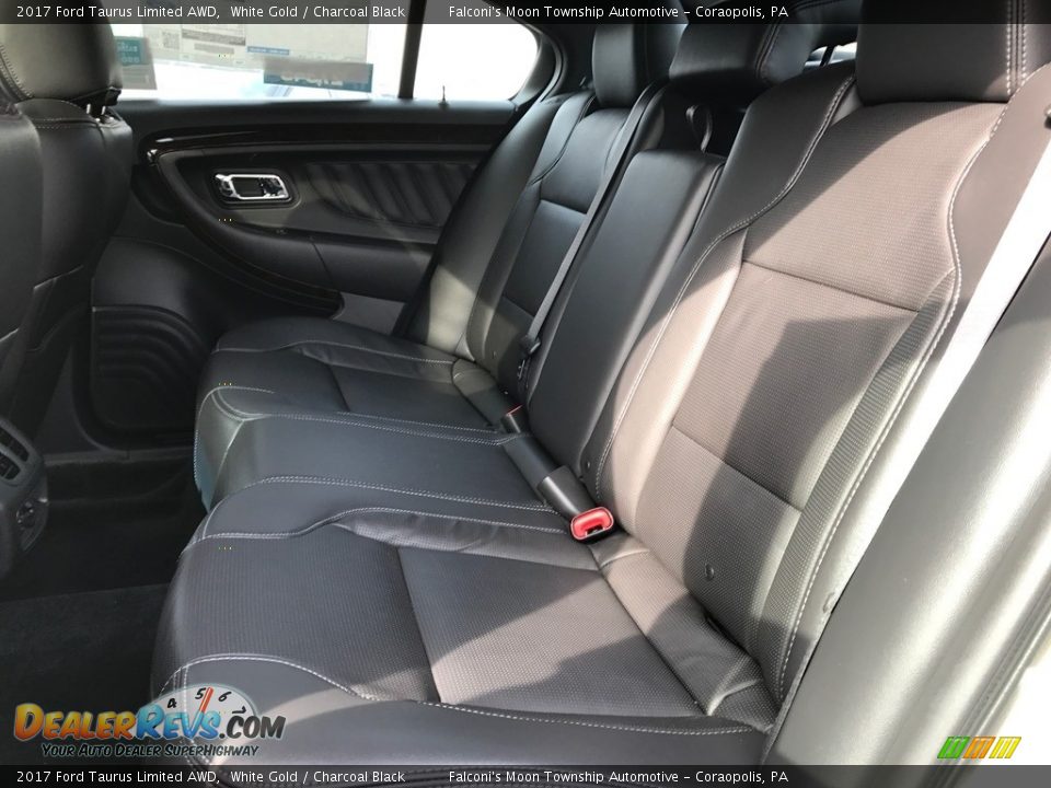 Rear Seat of 2017 Ford Taurus Limited AWD Photo #8