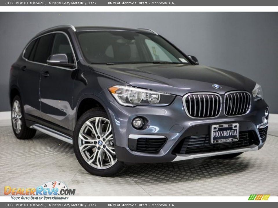 Front 3/4 View of 2017 BMW X1 sDrive28i Photo #12