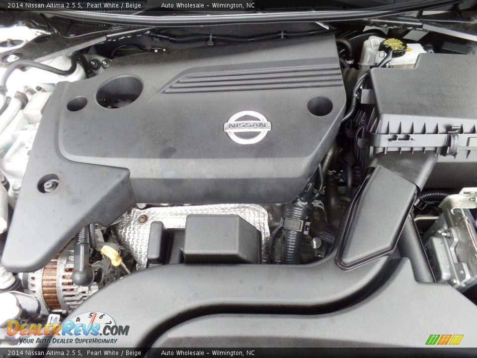 2014 Nissan Altima 2.5 S Pearl White / Beige Photo #6