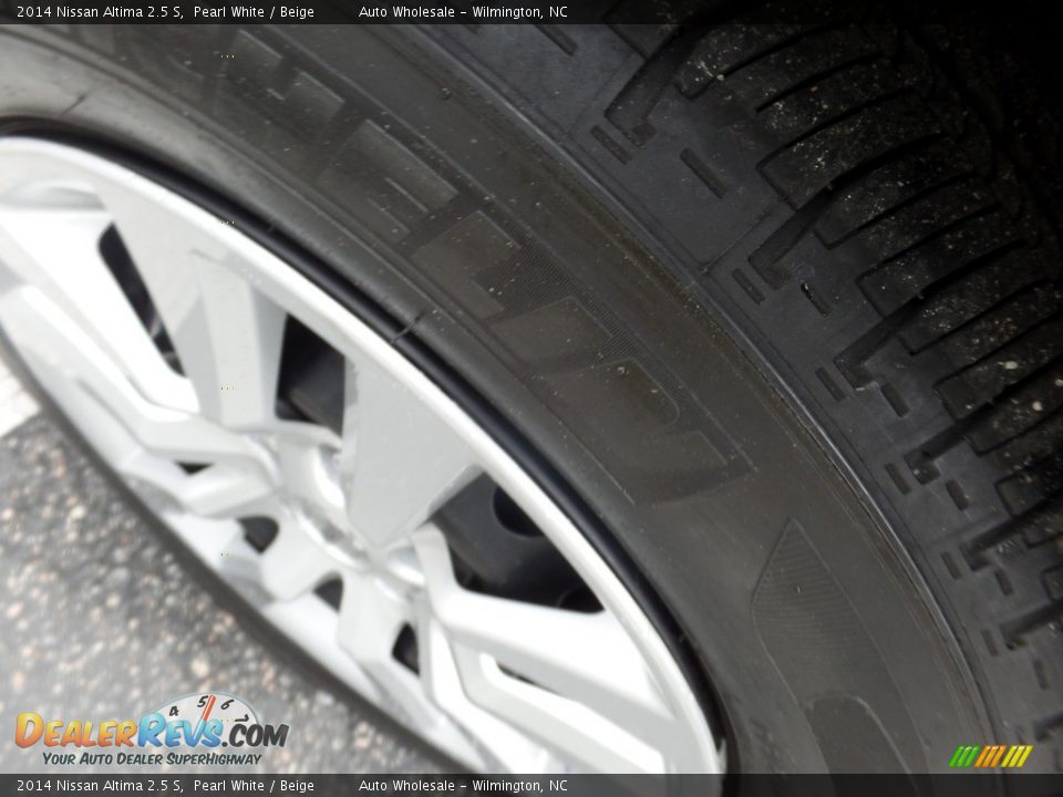 2014 Nissan Altima 2.5 S Pearl White / Beige Photo #8
