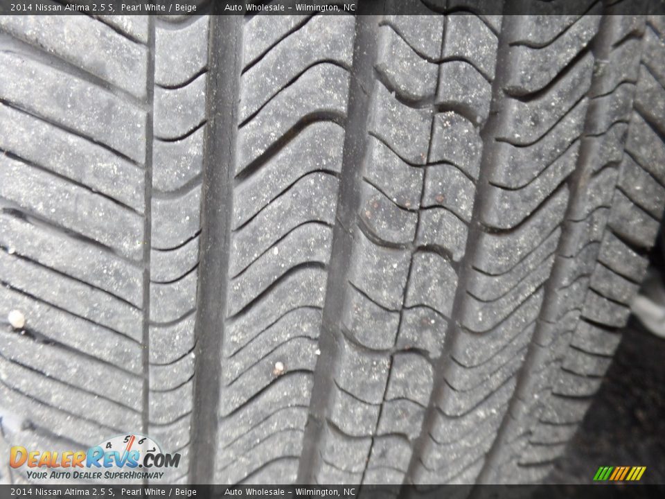 2014 Nissan Altima 2.5 S Pearl White / Beige Photo #10