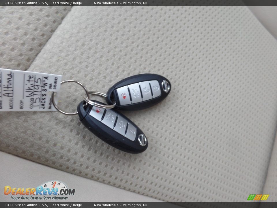 2014 Nissan Altima 2.5 S Pearl White / Beige Photo #20