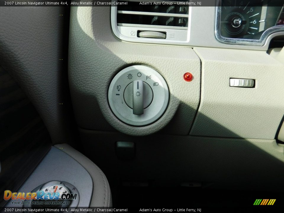 2007 Lincoln Navigator Ultimate 4x4 Alloy Metallic / Charcoal/Caramel Photo #16