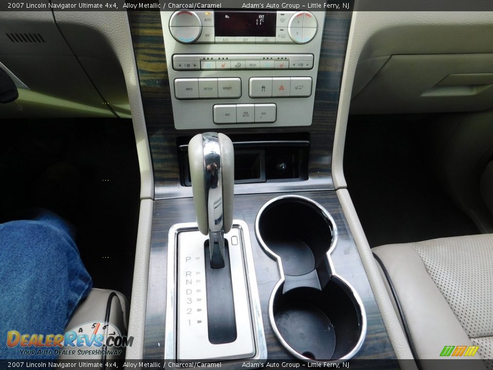 2007 Lincoln Navigator Ultimate 4x4 Alloy Metallic / Charcoal/Caramel Photo #24
