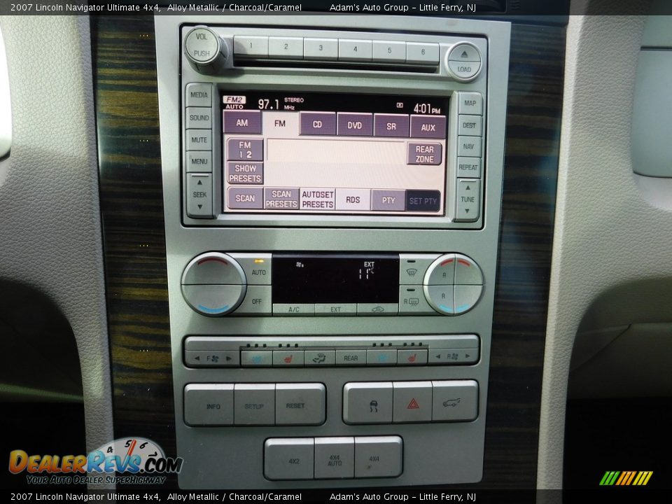 2007 Lincoln Navigator Ultimate 4x4 Alloy Metallic / Charcoal/Caramel Photo #25