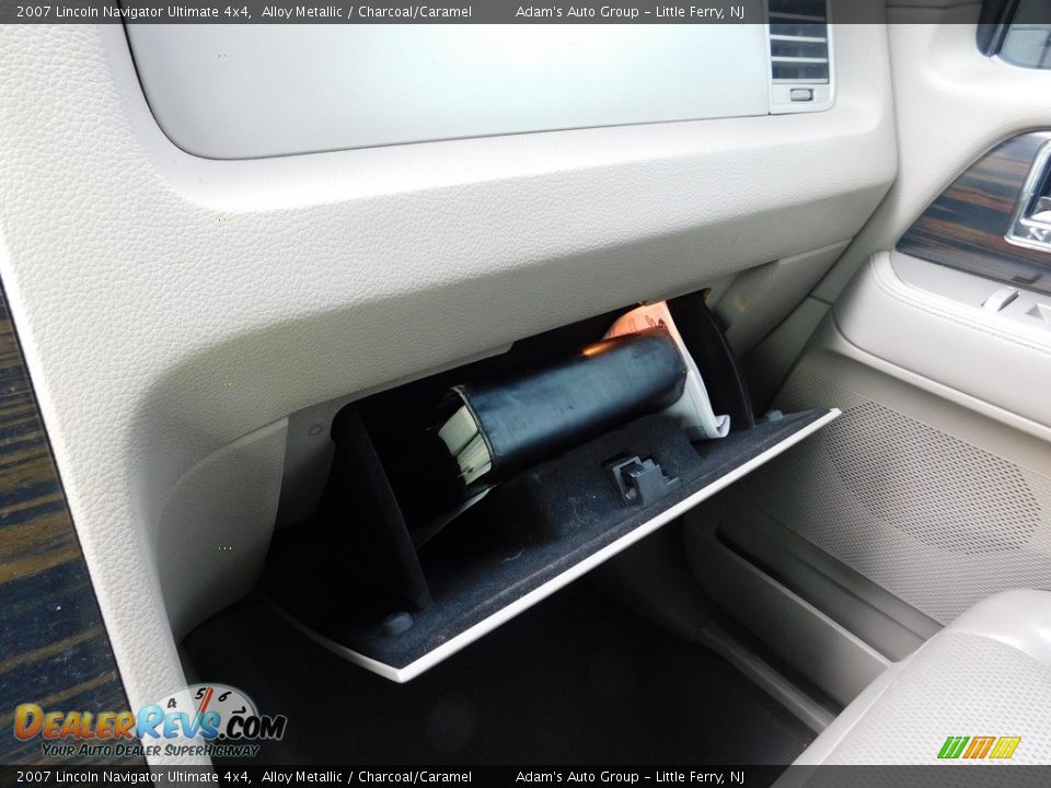 2007 Lincoln Navigator Ultimate 4x4 Alloy Metallic / Charcoal/Caramel Photo #27
