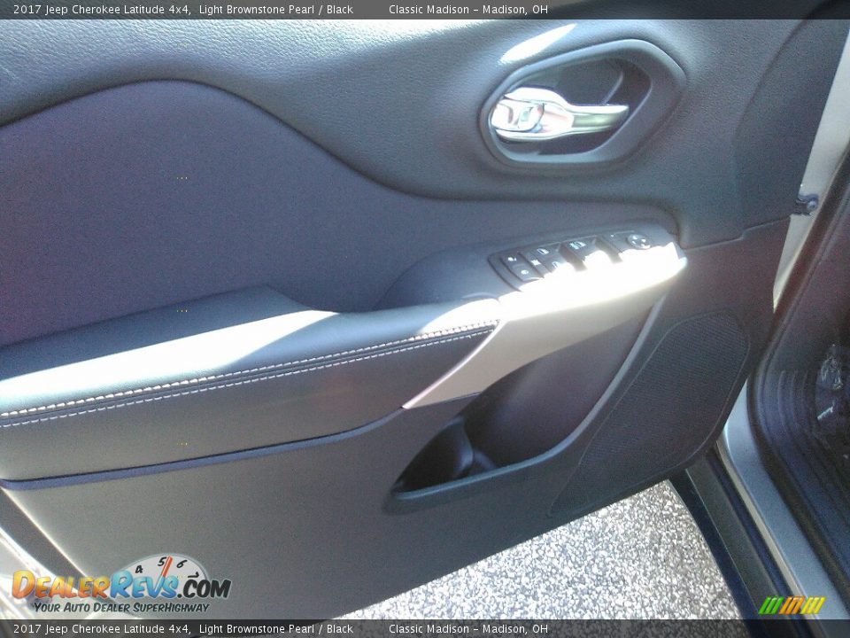 2017 Jeep Cherokee Latitude 4x4 Light Brownstone Pearl / Black Photo #3