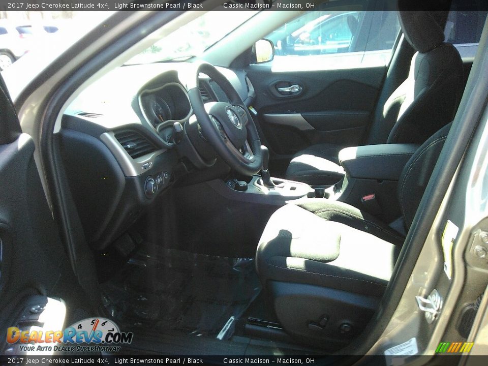 2017 Jeep Cherokee Latitude 4x4 Light Brownstone Pearl / Black Photo #4