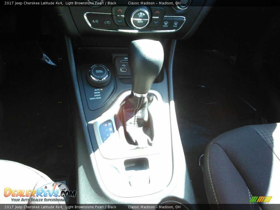 2017 Jeep Cherokee Latitude 4x4 Light Brownstone Pearl / Black Photo #6