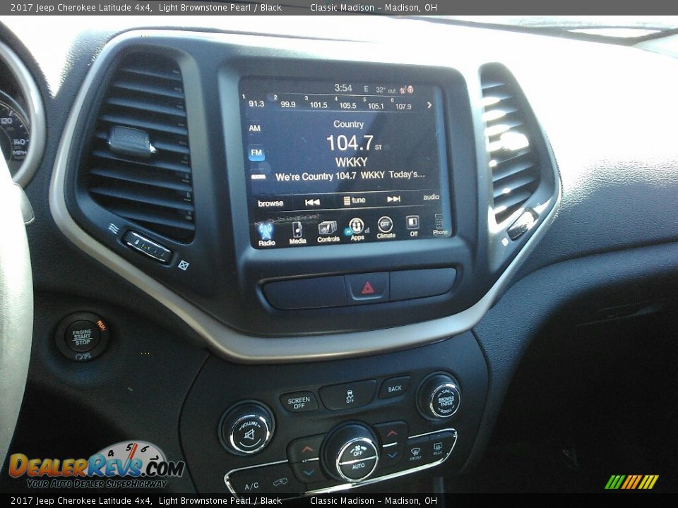 2017 Jeep Cherokee Latitude 4x4 Light Brownstone Pearl / Black Photo #7