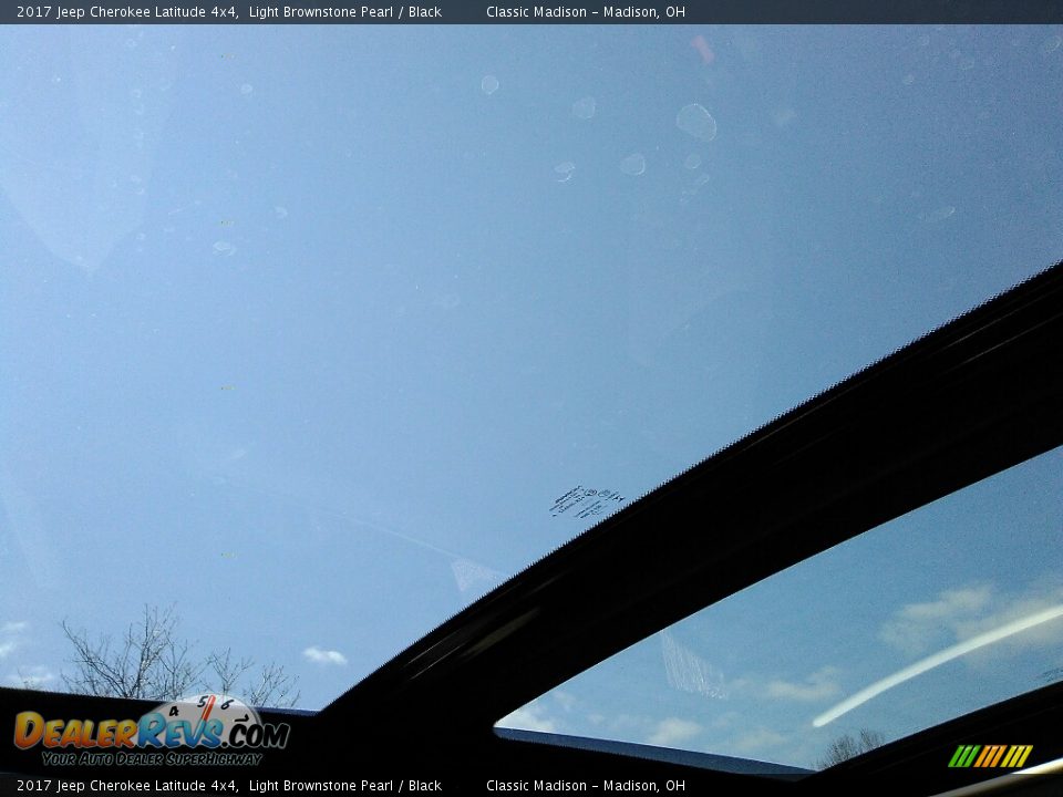 2017 Jeep Cherokee Latitude 4x4 Light Brownstone Pearl / Black Photo #9