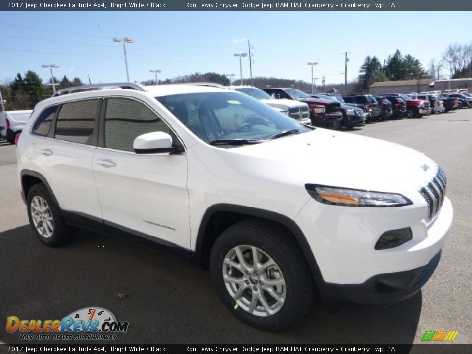 2017 Jeep Cherokee Latitude 4x4 Bright White / Black Photo #6