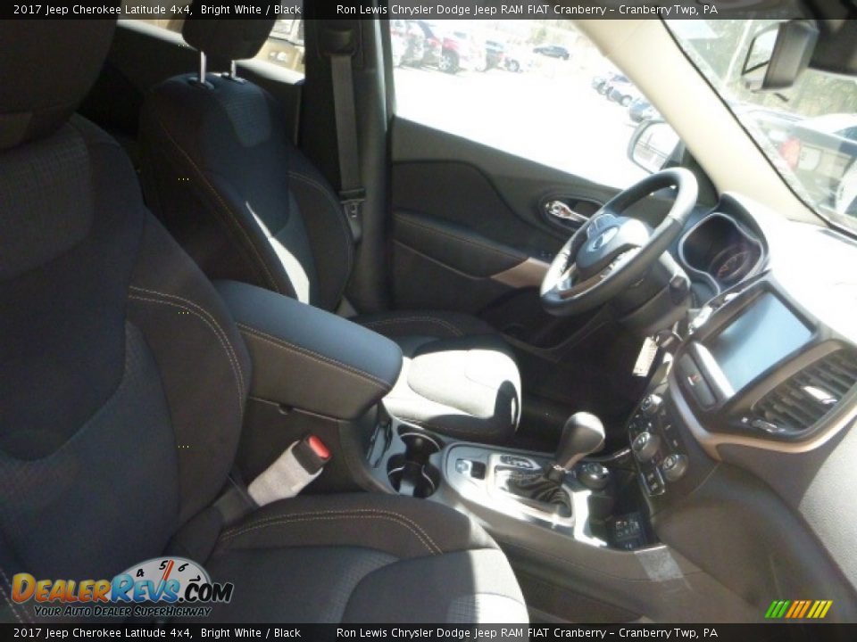 2017 Jeep Cherokee Latitude 4x4 Bright White / Black Photo #9