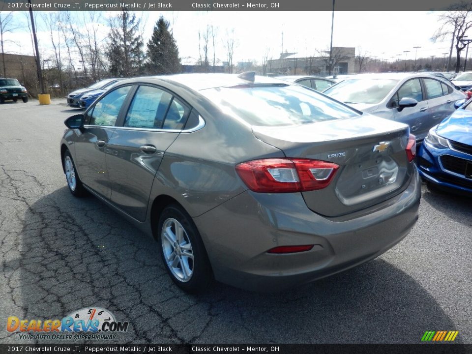 2017 Chevrolet Cruze LT Pepperdust Metallic / Jet Black Photo #5