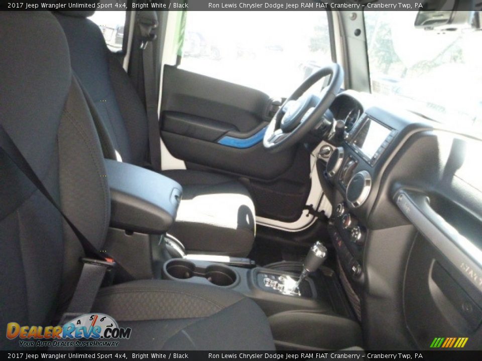 2017 Jeep Wrangler Unlimited Sport 4x4 Bright White / Black Photo #10