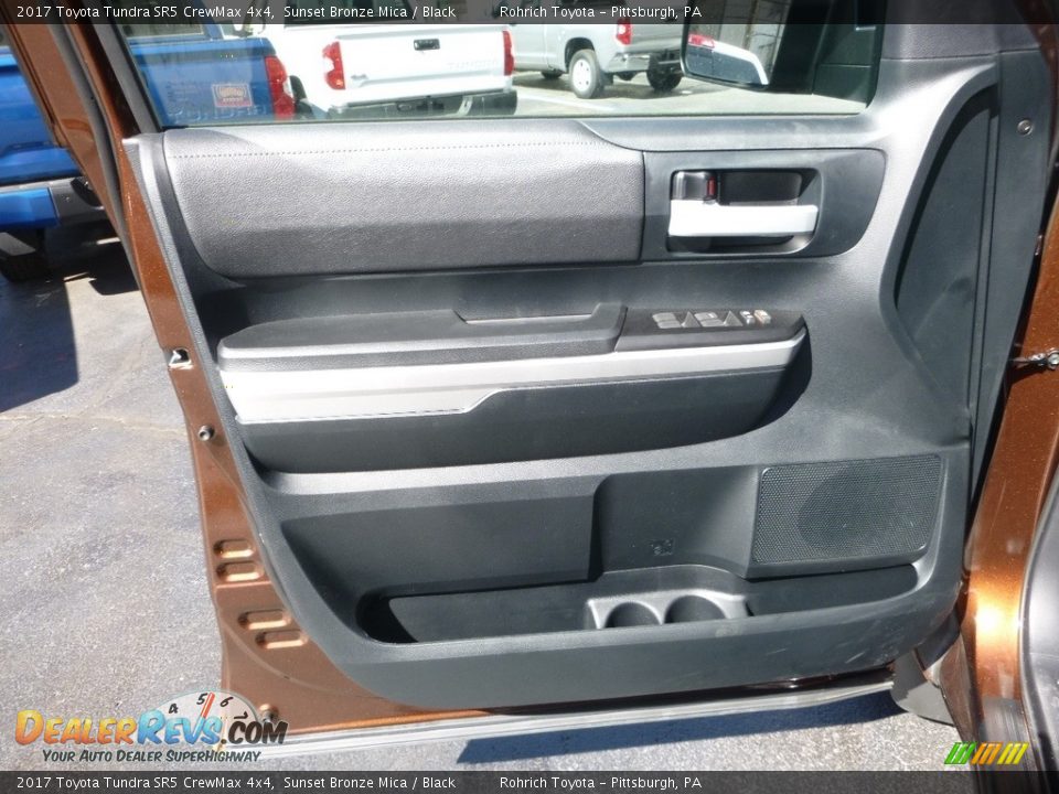 2017 Toyota Tundra SR5 CrewMax 4x4 Sunset Bronze Mica / Black Photo #9