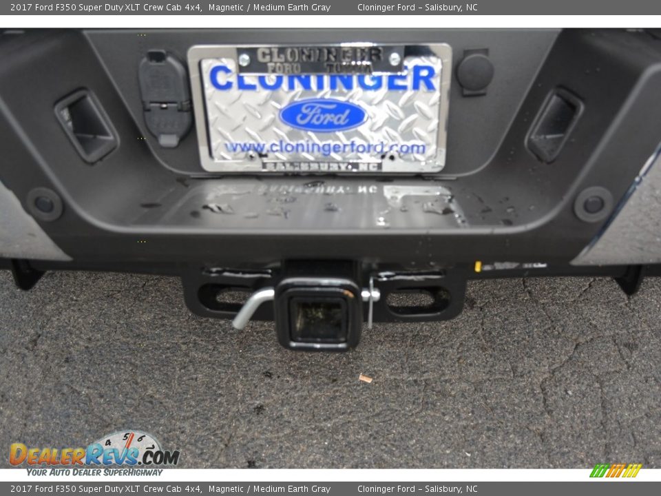 2017 Ford F350 Super Duty XLT Crew Cab 4x4 Magnetic / Medium Earth Gray Photo #5