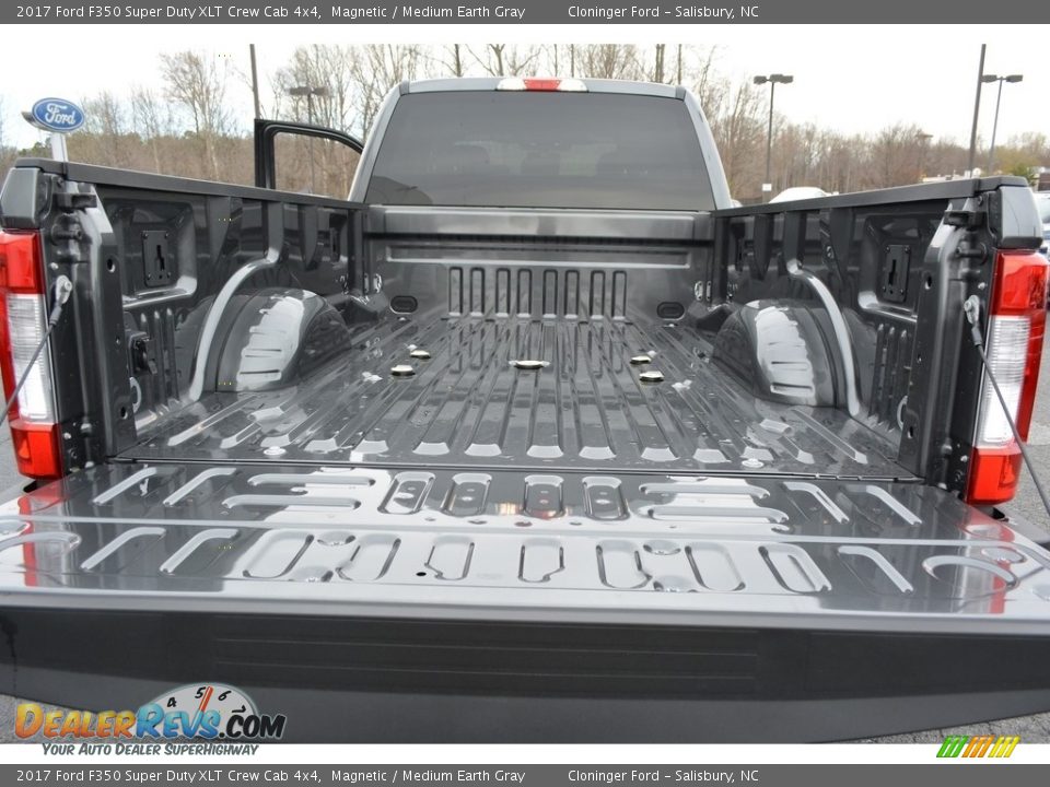 2017 Ford F350 Super Duty XLT Crew Cab 4x4 Magnetic / Medium Earth Gray Photo #6