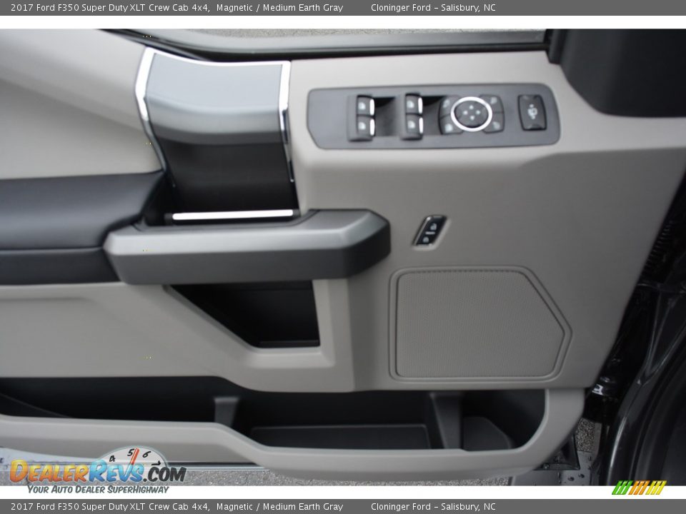 2017 Ford F350 Super Duty XLT Crew Cab 4x4 Magnetic / Medium Earth Gray Photo #7