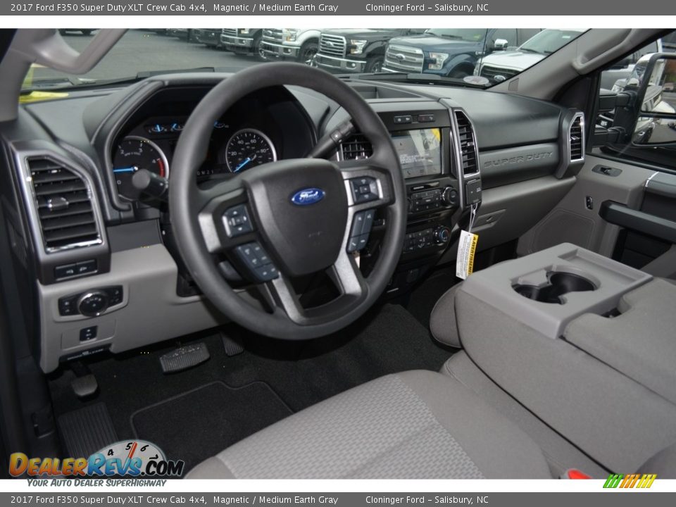 2017 Ford F350 Super Duty XLT Crew Cab 4x4 Magnetic / Medium Earth Gray Photo #9