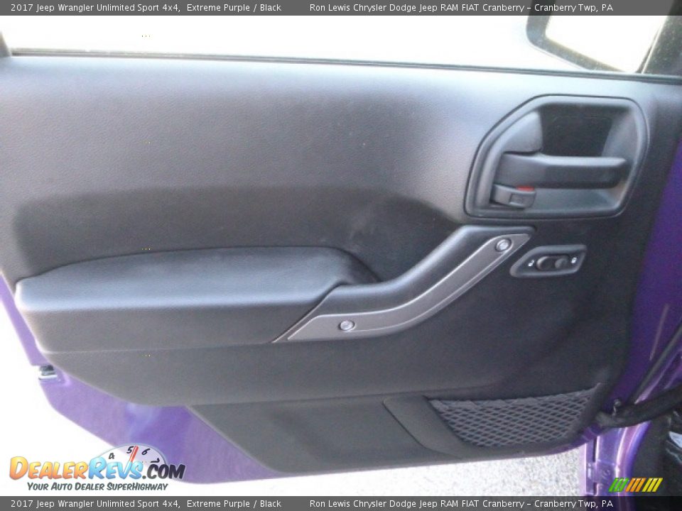 2017 Jeep Wrangler Unlimited Sport 4x4 Extreme Purple / Black Photo #15