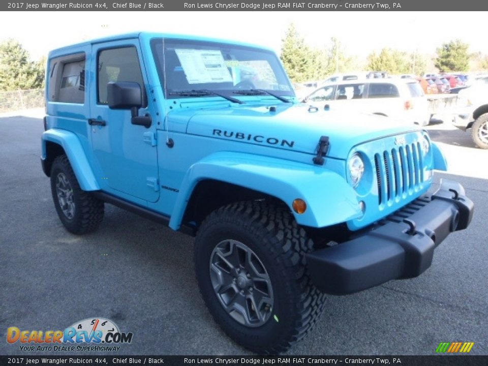 Front 3/4 View of 2017 Jeep Wrangler Rubicon 4x4 Photo #8