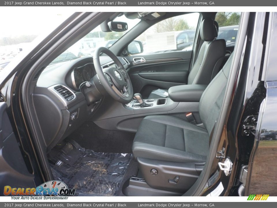 2017 Jeep Grand Cherokee Laredo Diamond Black Crystal Pearl / Black Photo #4