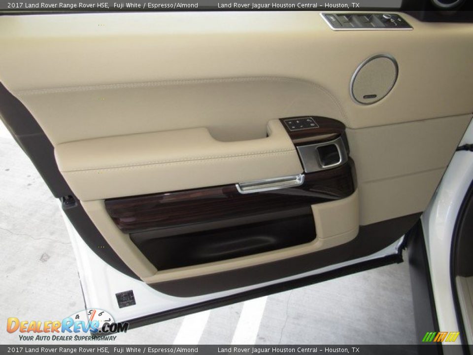 Door Panel of 2017 Land Rover Range Rover HSE Photo #18